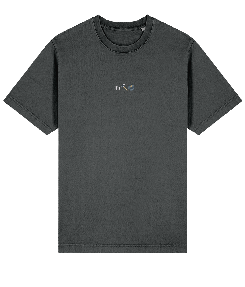 If you know, you know. We’ve taken the unspoken bond between motorsport fans and turned it into a premium lifestyle statement. This collection features the words that shaped racing history, delivered with our signature minimalist aesthetic. It’s not about shouting for attention, it’s about earning a silent nod of approval from a fellow fan who recognizes the legacy.